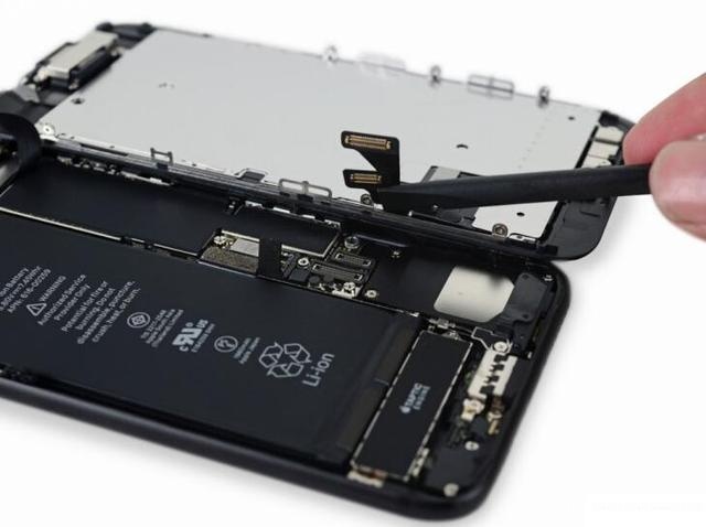 为什么苹果手机电池容量都比较小？答案在这里
