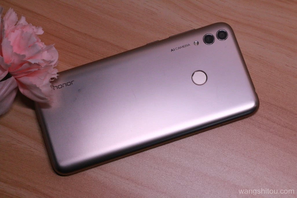 荣耀8C vs 红米Note5，本以为是个王者，没想到却是个青铜！