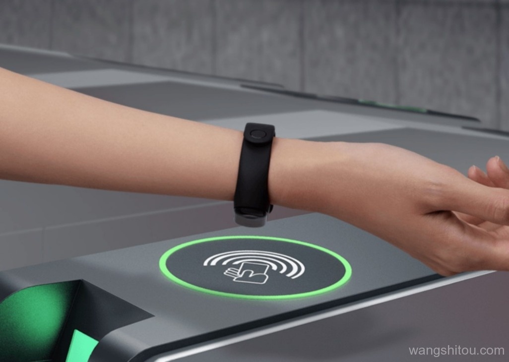 微软放狠招，厌倦了智能手环？“智能指环”变身无线鼠标！